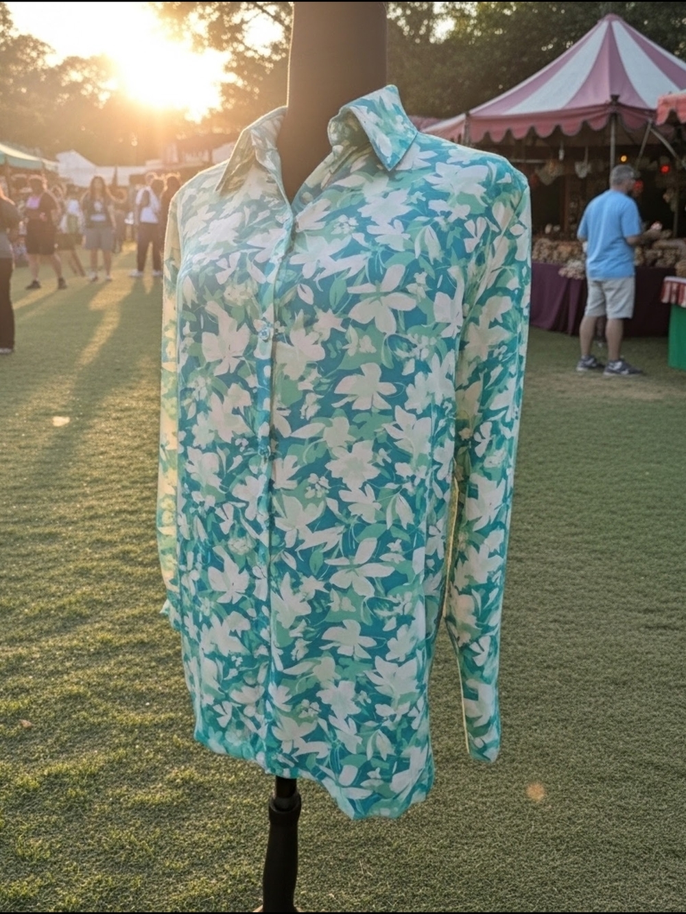 Norton McNaughton Turquoise and White Floral Petites Blouse 4P